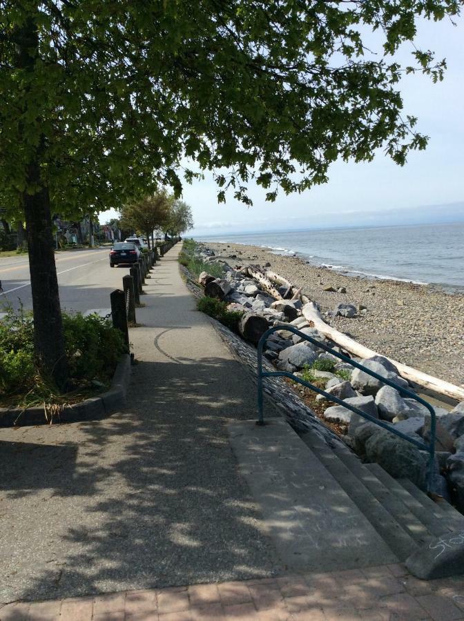 Gone Coastal Hotel Sechelt Exterior photo